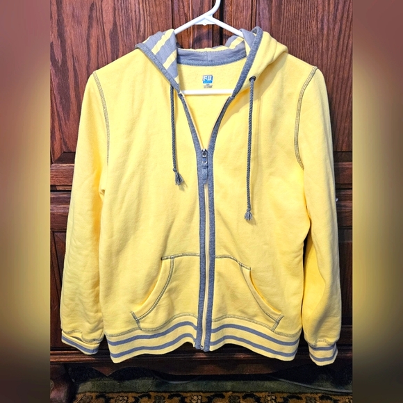 Sb Active Pants - Set of SB Active Zip-up Hoodie and Sweat pants to match.